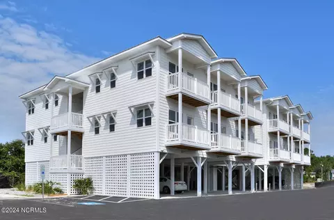 704 E Moore St # 110, Southport, NC 28461