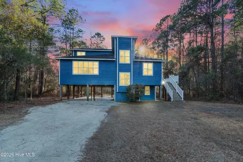 132 Rolling Hill Dr, Swansboro, NC 28584