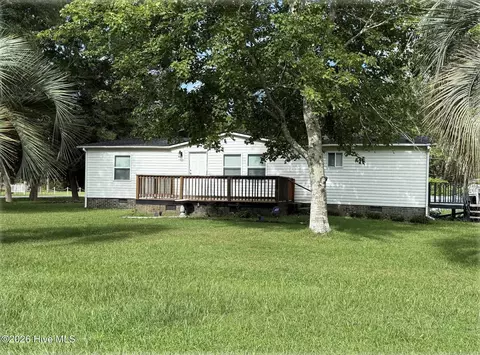 2447 Pinewood Dr SW, Supply, NC 28462