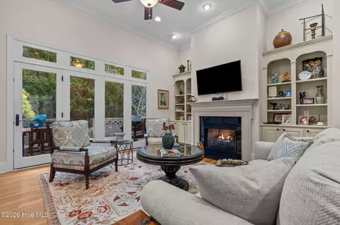 Living - 4 Buckingham Pl, Pinehurst, NC 28374 photo 2 of 4