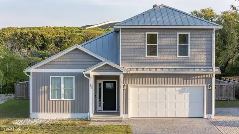 102 Evergreen Ln, Pine Knoll Shores, NC 28512