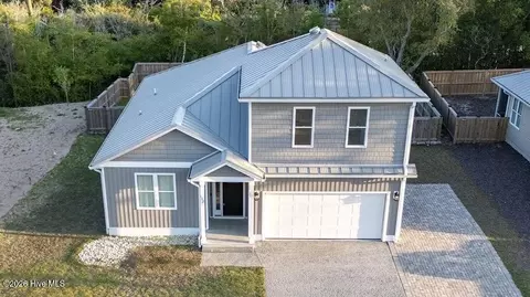 102 Evergreen Ln, Pine Knoll Shores, NC 28512