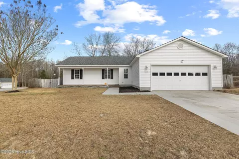 177 Wheaton Dr, Richlands, NC 28574