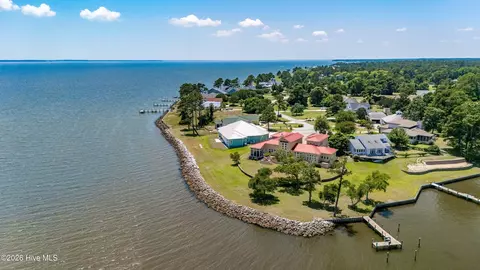 6054 Dolphin Rd, Oriental, NC 28571