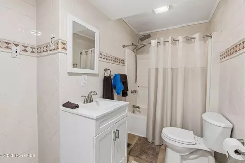 Bath - 726 Mill Rd, Hamlet, NC 28345 photo 2 of 3