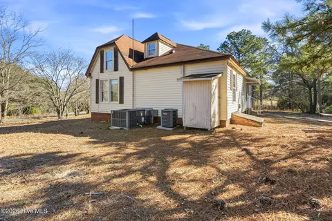 Exterior - 726 Mill Rd, Hamlet, NC 28345 photo 4 of 6