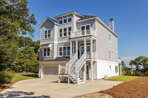 10530 Coast Guard Rd, Emerald Isle, NC 28594