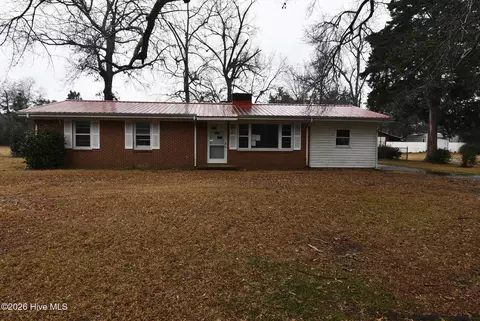 1692 Murray Cir, Kinston, NC 28501