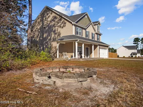 Exterior - 404 Kinroff Dr, Hubert, NC 28539 photo 3 of 8