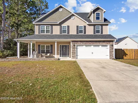 Exterior - 404 Kinroff Dr, Hubert, NC 28539 photo 2 of 8