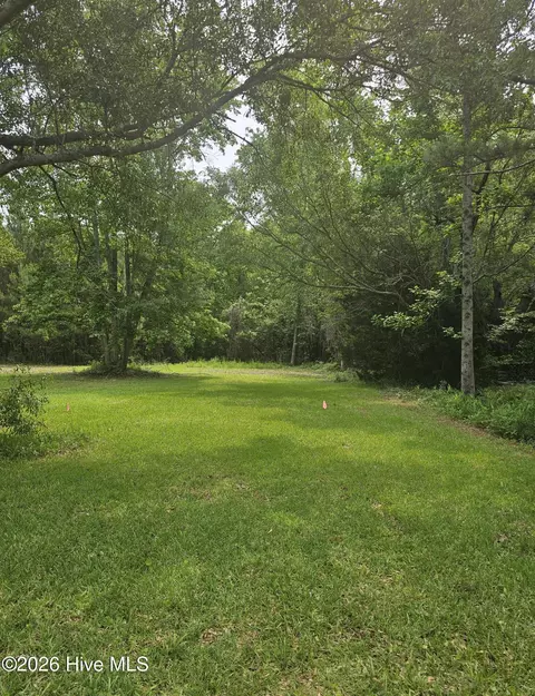 222 Fulcher Landing Rd, Sneads Ferry, NC 28460