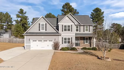 160 Almond Dr, Cameron, NC 28326