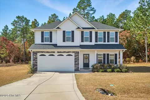 1614 Redbud Ct, Aberdeen, NC 28315