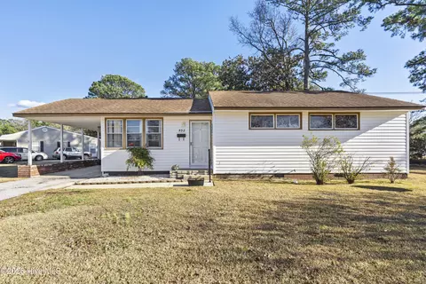 532 Oak Ln, Jacksonville, NC 28540