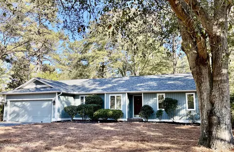 75 Hillcrest Rd, Pinehurst, NC 28374