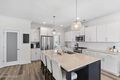 Kitchen - 232 Bachmans Trl, Hampstead, NC 28443 photo 2 of 5