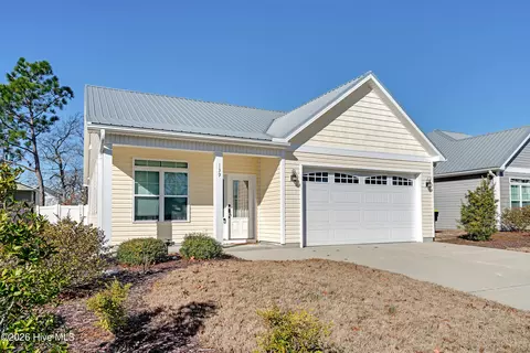 139 NE 11th St, Oak Island, NC 28465