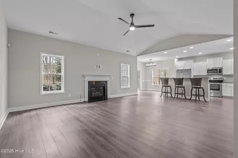 Living - 286 Longleaf Dr, West End, NC 27376 photo 1 of 3