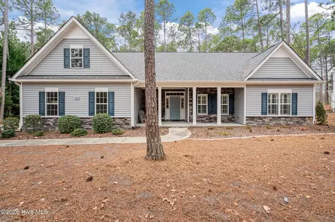 286 Longleaf Dr, West End, NC 27376
