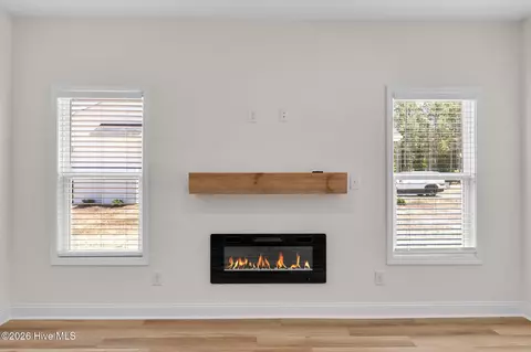Living - 131 Merle Rd, Pinebluff, NC 28373 photo 4 of 5