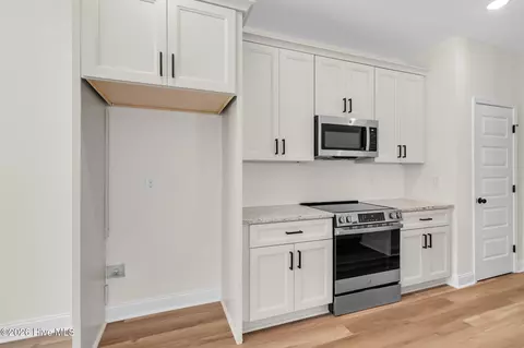 Kitchen - 131 Merle Rd, Pinebluff, NC 28373 photo 2 of 4