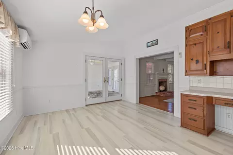 Dining - 664 Seashore Dr, Atlantic, NC 28511 photo 2 of 3