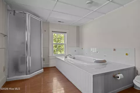 Bath - 664 Seashore Dr, Atlantic, NC 28511 photo 4 of 4