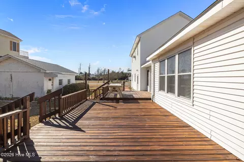 Exterior - 664 Seashore Dr, Atlantic, NC 28511 photo 6 of 10
