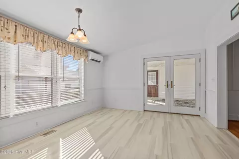 Dining - 664 Seashore Dr, Atlantic, NC 28511 photo 3 of 3