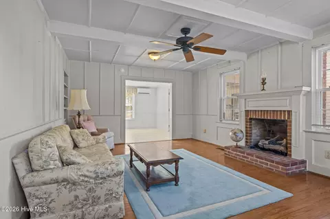 Living - 664 Seashore Dr, Atlantic, NC 28511 photo 4 of 4