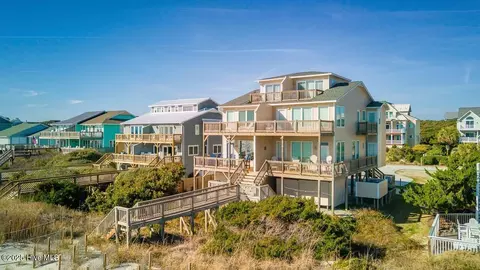 7021 Ocean Dr E, Emerald Isle, NC 28594
