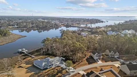 150 Henderson Dr, Newport, NC 28570