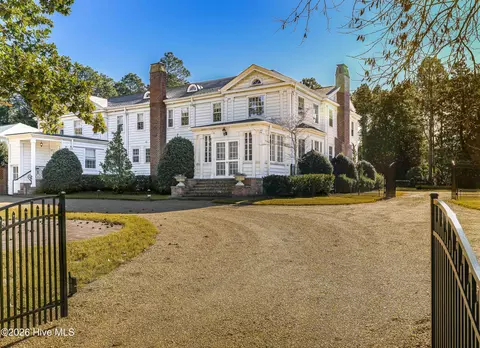 Exterior - 12 E Barrett Rd, Pinehurst, NC 28374 photo 4 of 9