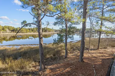 158 Henderson Dr, Newport, NC 28570