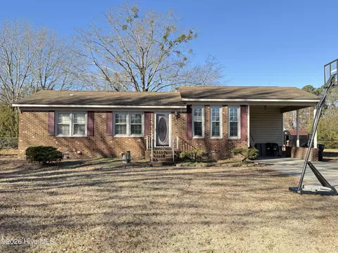 111 Moore Allen St, Dudley, NC 28333