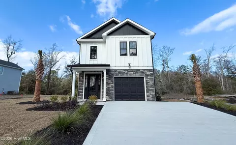 21 Little Creek Rd, Castle Hayne, NC 28429