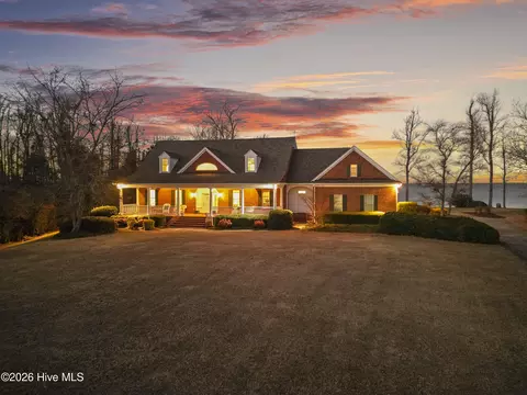 3 Nicklaus Dr, New Bern, NC 28560