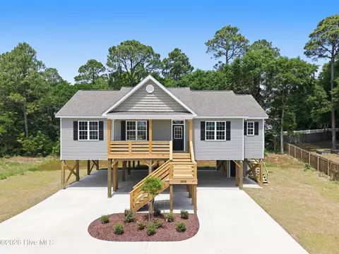 1058 Chadwick Shores Dr, Sneads Ferry, NC 28460