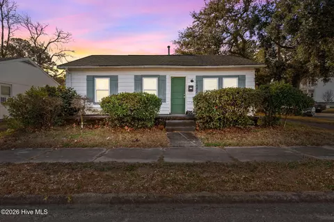 1402 Wooster St, Wilmington, NC 28401