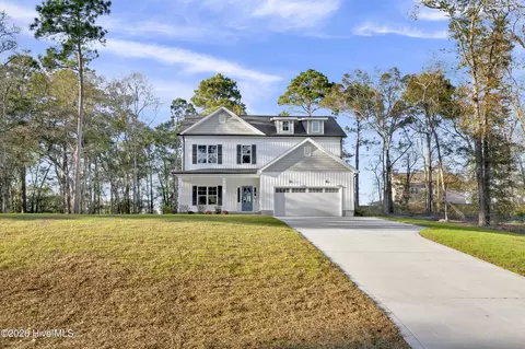 163 Bayshore Dr, Sneads Ferry, NC 28460