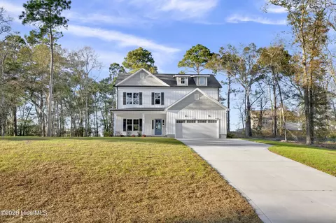 163 Bayshore Dr, Sneads Ferry, NC 28460