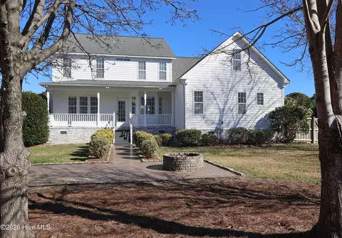 Exterior - 114 Cove Side Ln, Hampstead, NC 28443 photo 12 of 22