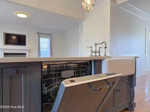 Kitchen - 114 Cove Side Ln, Hampstead, NC 28443 photo 8 of 13