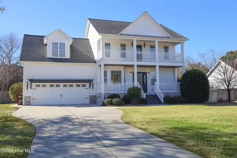 114 Cove Side Ln, Hampstead, NC 28443
