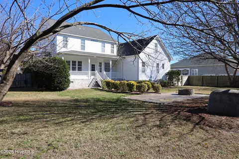 Exterior - 114 Cove Side Ln, Hampstead, NC 28443 photo 2 of 22