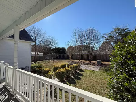 Exterior - 114 Cove Side Ln, Hampstead, NC 28443 photo 6 of 22