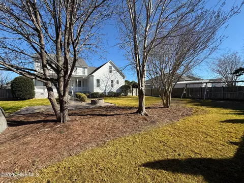 Exterior - 114 Cove Side Ln, Hampstead, NC 28443 photo 15 of 22