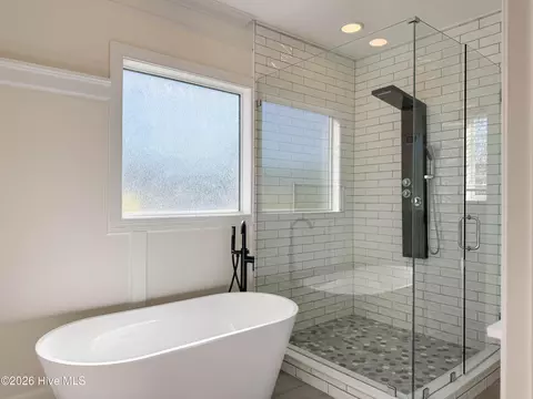 Bath - 114 Cove Side Ln, Hampstead, NC 28443 photo 2 of 12