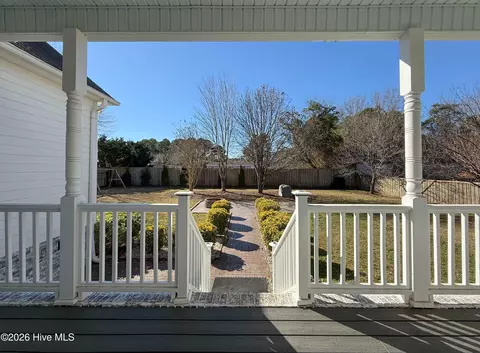 Exterior - 114 Cove Side Ln, Hampstead, NC 28443 photo 7 of 22