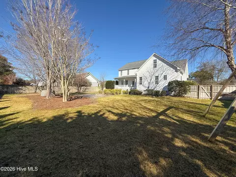 Exterior - 114 Cove Side Ln, Hampstead, NC 28443 photo 3 of 22
